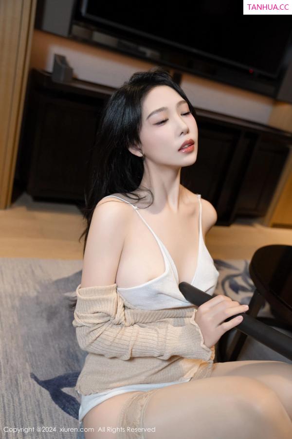 陈若依 抖娘利世 [XiuRen]高清写真图 2024.04.26 No.8455 利世 丝袜美腿第55张图片